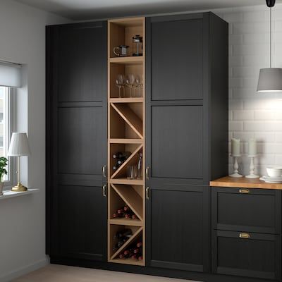 Dapur Ikea, Open Kitchen Cabinets, Wine Shelves, Black Cabinets, Ikea Kitchen, Wine Room, Wine Storage, Kitchen Pantry, Design Case