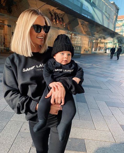 Matching Mommy Son Outfits, Mommy Son Outfits, Mom And Son Outfits, Blonde Short Hair, Blonde Short, Mommy Outfits, Mommy Goals, Mommy And Son, Stylish Maternity Outfits