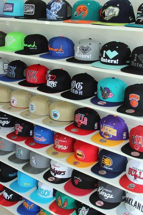 Diy Hat Rack, Sneakerhead Room, Custom Fitted Hats, Swag Hats, Streetwear Hats, Shoe Room, Dope Hats, Big Doors, Hat Aesthetic