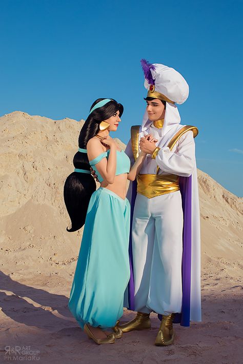 Jasmine and Aladdin cosplay by Rei-Doll Princess Jasmine And Aladdin, Aladin Disney, Aladdin Cosplay, Jasmine And Aladdin, Aladdin Princess Jasmine, Aladdin Costume, Disney Princess Cosplay, Aladdin Princess, Jasmine Aladdin