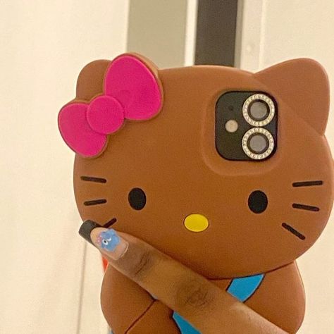 posted this🫧 ~~~~~~~~~~~~~~ post topic-hello kitty phone cases follower goal-2k🪼 ~~~~~~~~~~~~~~~~~~~~~~ follower for more🩵like and comment🫶🏾 ~~~~~~~~~~~~~~~~~~~~~~~ tags . . . #btspost #likewndcomment #teenagegirl #blackgirl #backtoschool #school #2k24 Iphone Xr Hello Kitty Case, Hello Kitty Iphone 11 Case, Iphone Case Hello Kitty, Brown Hello Kitty Phone Case, Black Hello Kitty Phone Case, Iphone 11 Cute Cases, Pretty Phone Cases For Iphone 11, Hello Kitty Phone Case Iphone 11, Ipad Athestic