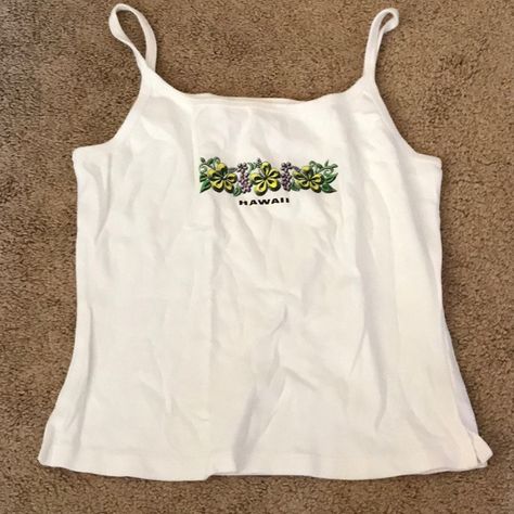 Nwot Kavio Hawaii Tank Top. Size Large Tropical Fits, Thrift Clothes, Beach Tanks Tops, Sublimation Ideas, Christmas Clothes, Y2k Tops, Pinterest Outfits, Cute Simple Outfits, Fit Inspo