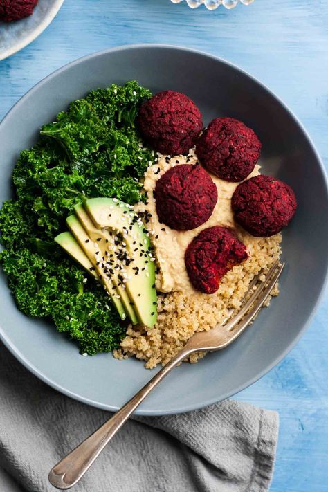 Beetroot Falafel, Buddha Bowls, Falafels, Packed Lunch, Think Food, Light Dinner, Idee Pasto Sano, Love Eat, Vegan Eating