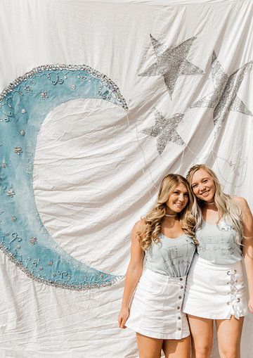 Delta Dreams Bid Day Theme Tri Delt Bid Day, Sorority Outfit Ideas, Tri Delta Bid Day, Rush Themes, Recruitment Themes, Spring Recruitment, Tri Delt, Sorority Merchandise, Bid Day Ideas