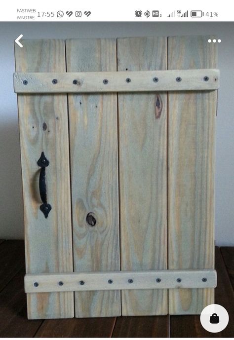 Pallet Kitchen Cabinets, Wood Medicine Cabinets, Diy Cabinet Doors, Pallet Cabinet, Pallet Kitchen, Kabinet Dapur, Wood Pallet Wall, Into The Wood, Pallet Wall