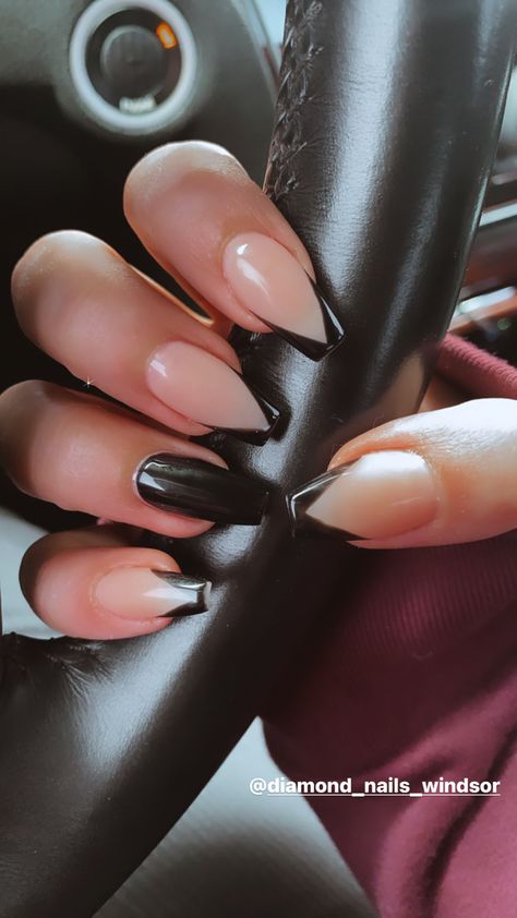 Black French Tips Acrylic Coffin, Acrylic Nails With Black Details, Nails For Wedding Guest Black, Black Design Nails Coffin, Black Acrylic Powder Nails, Boho Nail Ideas Acrylic, Halloween French Tip Nails Coffin, Acrylic Nail Designs Coffin Short Black, Black Tip Design Nails