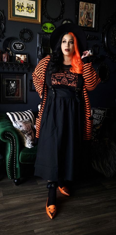 Plus Size Alternative Outfits, Plus Size Goth Fashion, Plus Size Alt Fashion, Creative Halloween Costume Ideas, Goth Plus Size, Halloween Costume Inspiration, Trending Diy, Plus Size Gothic, Plus Size Goth