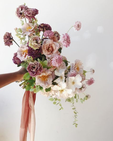 Idlewild Floral on Instagram: “Bouncy garden bouquet for Addie 👰🏻 . . . . . #californiawedding #weddingflorist #love #floralart #weddingstyle #fineartwedding…” Lush Wedding, Winter Bouquet, Summer Bouquet, Fall Wedding Flowers, Wildflower Bouquet, Bouquet Design, Spring Bouquet, Pink Bouquet, Bride Bouquets