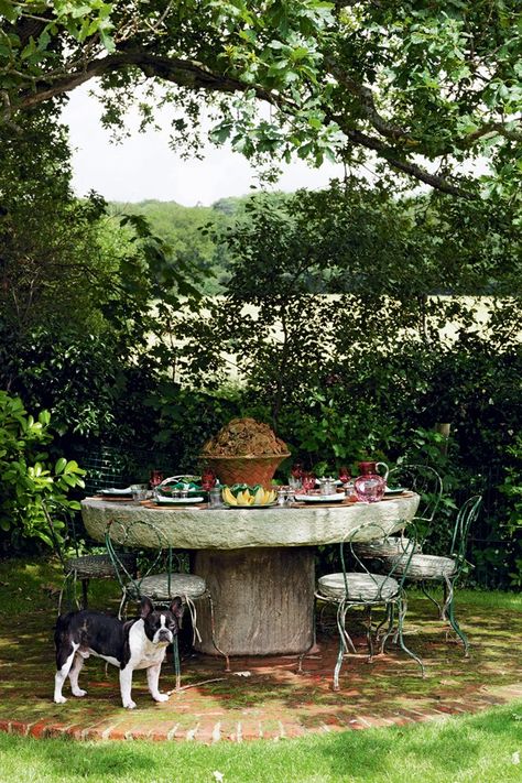 The garden table is made from a Tuscan olive press Traditional Garden Design, English Country Cottages, Country Cottage Garden, English Garden Design, Block House, English Country Cottage, Tuscan Design, English Country Gardens, Beautiful Cottages