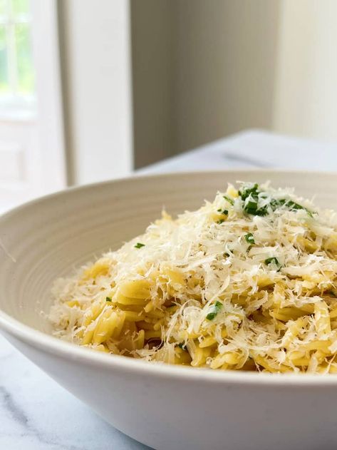 Rachel Ray Recipes Pasta, Cheesy Orzo Pasta, Rachael Ray Pasta Recipes, Cheesy Orzo Recipes, Rachel Cooks With Love Recipes, Rachel Ray 30 Minute Meals, Simple Orzo, Cheesy Orzo, Orzo Pasta Recipes