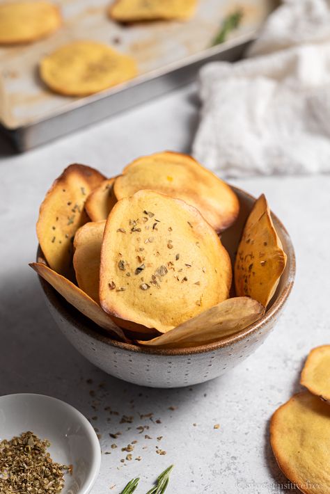 Baked Chickpea Chips (Gluten free, Vegan) Chickpeas Chips, Wfpb Snacks, Chickpea Chips, Baked Chickpea, Quinoa Chips, Pita Chips Recipe, Garlic Chickpeas, Lentil Chips, Gluten Free Chips