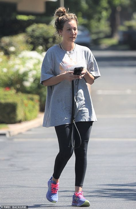 Kaley Cuoco Street Style, Kaley Cuoco Style, The Big Bang Theory, Kaley Cuoco, Free Makeup, Big Bang Theory, Big Bang, All About Fashion, The Gym