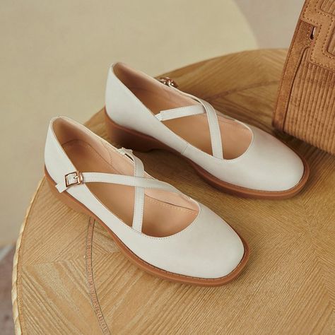 Chiko Shoes, Thick Heel Shoes, Basic Shoes, Cinderella Shoes, Classy Shoes, Chic Shoes, Girly Shoes, Aesthetic Shoes, Elegant Shoes