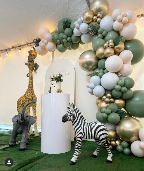 Green Balloon Garland, Safari Birthday Party Decorations, Gold Garland, Jungle Safari Birthday, Jungle Theme Parties, Jungle Theme Birthday, Safari Decorations, 1st Birthday Party Decorations, Wild One Birthday Party