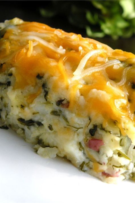 Sally's Spinach Mashed Potatoes | "What a comforting dish. I made a small portion of this since it was just my husband and I. It was beyond outstanding. We finished the entire thing and my husband raved on and on about it." #allrecipes #sidedishrecipes #sides #dinnersidedish #sidedishes Potatoes Easy, Potato Recipes Side Dishes, Mashed Potato Recipes, Potato Sides, Potato Recipe, Potato Side Dishes, Creamed Spinach, Spinach Recipes, Mashed Potato