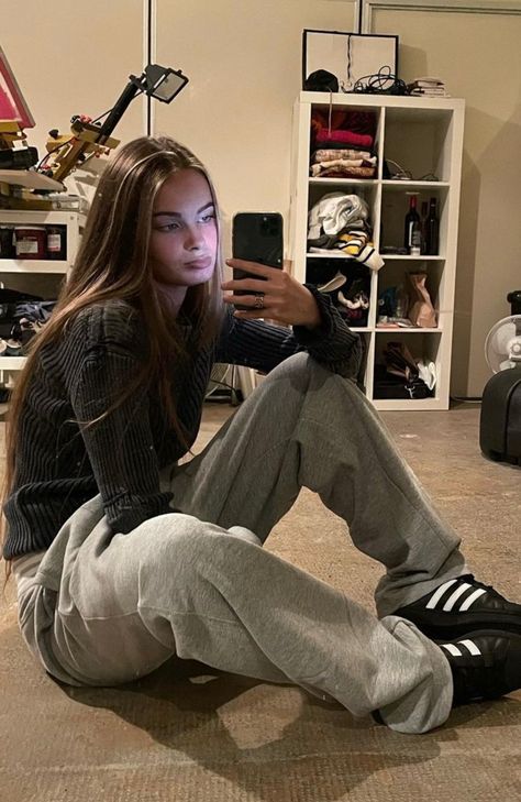 Styling Adidas Superstar, Adidas Superstar Outfit Aesthetic, Adidas Superstars Outfits, Superstars Outfit, Adidas Superstar Outfit, Superstar Outfit, Samba Outfit, Outfits For School, Future Outfit