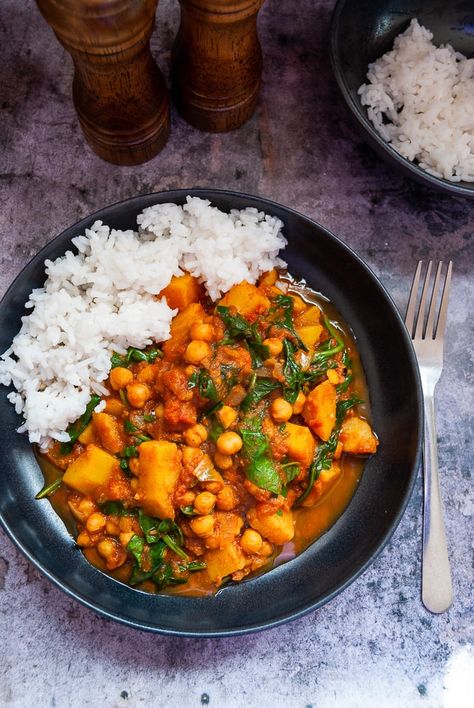 This hearty vegan chickpea and potato curry is mildly spiced, fragrant and delicious.  So much cheaper than a takeaway, better for you and kinder on your wallet! Maple Cakes, Chicken Enchiladas Easy Red Sauce, Red Sauce Chicken Enchiladas, Red Sauce Chicken, Chorizo Enchiladas, Easy Red Sauce, Chickpea And Potato, Chorizo Meatballs, Sticky Gingerbread