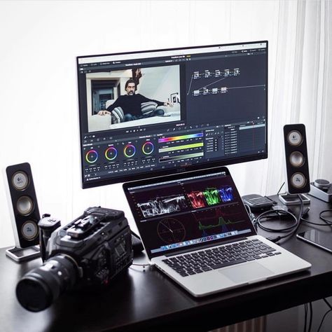 Video Editing Studio, Editing Studio, Sarcastic Clothing, Latest Technology Gadgets, Dslr Photography Tips, Computer Desk Setup, Recording Studio Design, Tech Aesthetic, Futuristic Motorcycle