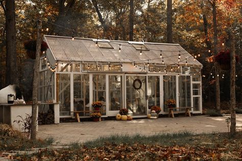 Earlier this year, I reached out to my friend Gi with the idea of hosting a farm-to-table Christian women’s retreat at hers and her husband’s intimate farm in New Jersey.  The end result was so beautiful that I couldn’t wait to share it with you… and we’re already dreaming of the next time we can […] The post Fed to Flourish: A Farm-to-Table Christian Women’s Retreat appeared first on Everyday Welcome. Farm Retreat, Womens Retreat, Biblical Encouragement, Sustainable Farming, Farmhouse Table, Christian Women, Hand Built, My Favorite Part, Event Planning