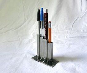 Simple Industrial Pencil Holder: 5 Steps (with Pictures) Beginner Welding, Miller Welding, Metal Sculpture Artists, Cool Welding Projects, Welding Training, Welding Jobs, Welding Tips, Welding Ideas, Fabrication Tools