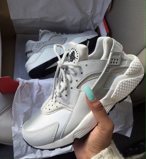 White Huaraches, Huraches Nike, Huaraches Shoes, Valentino Sneakers, Trending Sneakers, Print Sneakers, Nike Air Huarache, Latest Sneakers, Dream Shoes