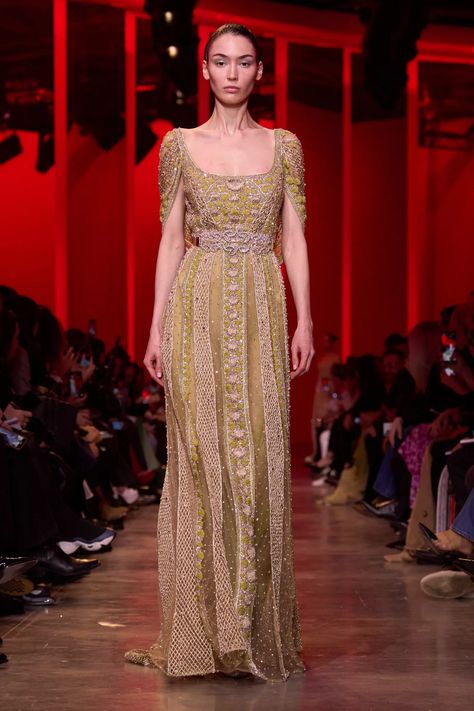 Elie Saab Spring-summer 2024 - Couture 2024 Couture, Bibhu Mohapatra, Erdem Moralioglu, Irina Shabayeva, Elie Saab Spring, Sandra Backlund, Christopher Bailey, Tsumori Chisato, Lou Doillon