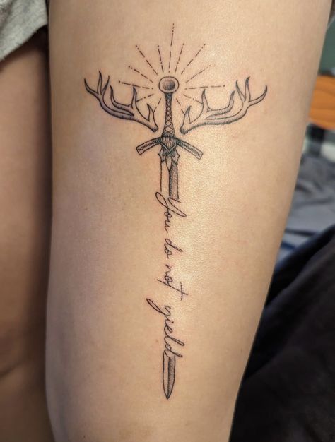 Shadowsinger Tattoo, Throne Of Glass Wedding Theme, Infernal Devices Tattoo Ideas, The Thirteen Tattoo Tog, Throne Of Glass Tattoo Sleeve, Thorn Of Glass Tattoo, Lord Of The North Tog Tattoo, Thrones Of Glass Tattoo, Sj Maas Tattoos