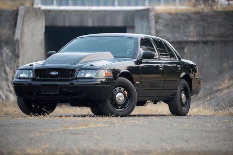 Ford Crown Victoria Custom, Crown Victoria P71, Crown Victoria Custom, Crown Victoria Police Interceptor, Panther Car, Ford Victoria, Crown Vic, Old Police Cars, Mercury Marauder