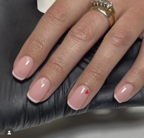 Prolecni Nokti, Ljetni Nokti 2024, French Tips With Small Heart, Vtip French Nails, Nokti Za Ljeto 2024, Short French Tip Nails, Pretty Toe Nails, Bride Nails, Pedicure Designs