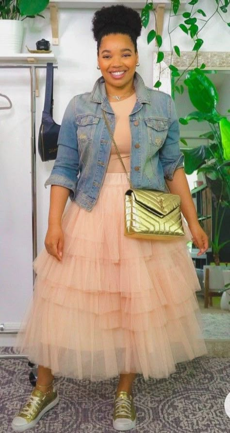 Tulle Skirts Outfit, Mode Casual, Classy Casual Outfits, Casual Chic Outfit, Curvy Fashion, Cute Fashion, Fashion Sense, Simple Outfits, Denim Fashion