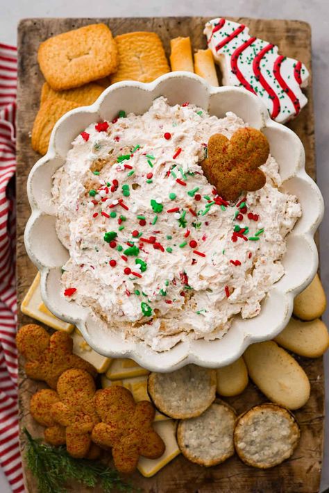 A favorite holiday treat turned into a creamy dip to share! This Little Debbie Christmas tree dip is rich, sweet, and perfect for dipping your favorite cookies in. Christmas Tree Dip, Santa Veggie Tray, Christmas Tree Ice Cream, Little Debbie Snack Cakes, Christmas Tree Desserts, Holiday Dips, Little Debbie Christmas Tree, Debbie Snacks, Cake Dip