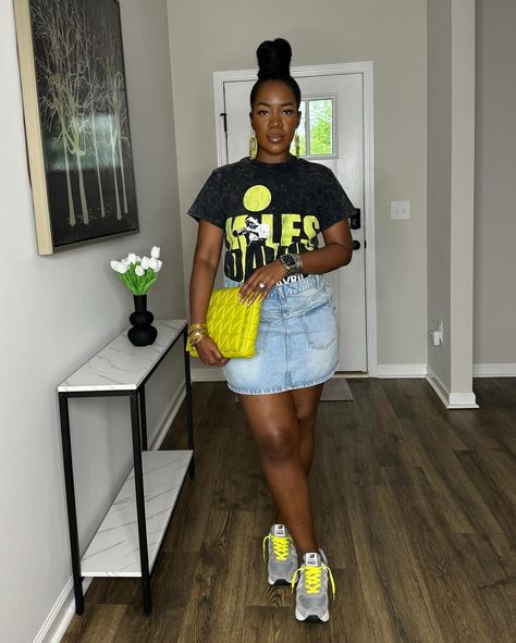 ~Recap of the OOTD~ Swipe to see the look styled with sneakers as well. Watch previous reel for step by step details! 💚🫶🏾 . . 📌 The skirt and purse are old but if you want links to anything else just comment “link” for the specific item below. . . ✨What I’m wearing: *Graphic tee: @merchbar (gifted) *Skirt and purse: @zara (old) *Sneakers: @newbalance via @stockx *Heels: @ninewest *Earrings: @leathercandyaccessories (gifted) *Bracelets: @amazonfashion (linked on my Amazon storefront) *Sungl... Jean Skirt And Graphic Tee Outfit, Sneaker Outfits Black Women, Skirt With Sneakers, Old Sneakers, Graphic Tee Outfit, Look Jean, Classy Outfits For Women, Skirt And Sneakers, Amazon Storefront