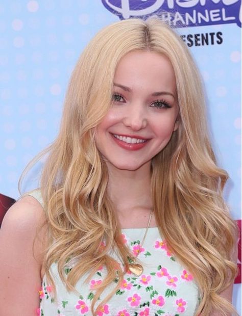 Dove Cameron Cute, Maddie Rooney, Dave Cameron, Dove And Thomas, Disney Actresses, Dove Cameron Style, Disney Channel Original, Liv And Maddie, Emily Bett Rickards