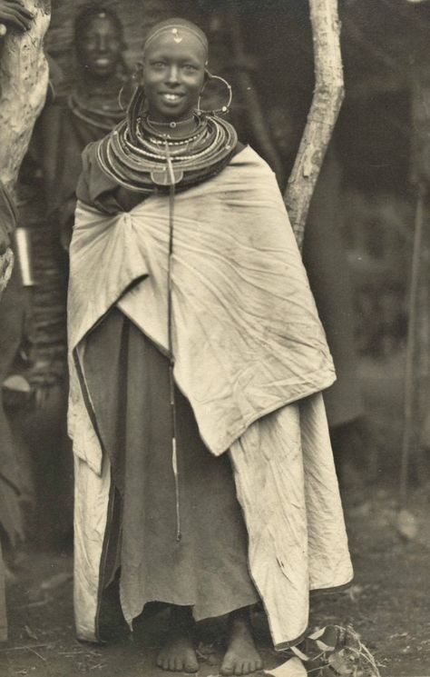 Maasai Girl Kenya c1940 60s Vintage Fashion, African Life, African American Artwork, African Ancestry, Black Royalty, African Royalty, Africa Art, Indigenous Culture, Maasai