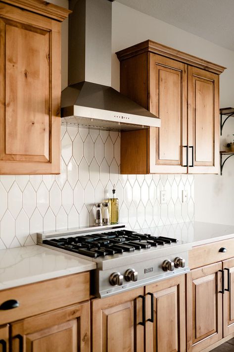 Picket Tile, Honey Oak Cabinets, Farmhouse Kitchen Backsplash, White Kitchen Backsplash, White Tile Backsplash, Kitchen Backsplash Designs, Kitchen Backsplash Ideas, New House - Kitchen, Oak Cabinets