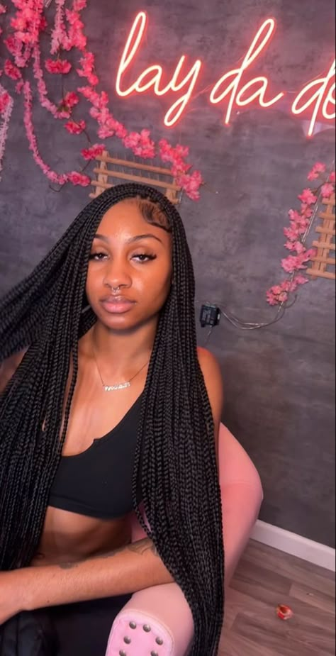 Full Small Knotless Braids, Hairstyles With Knotless Braids, Small Knotless Box Braids Long, Small Box Braids Hairstyles, Braided Hairstyles For Black Women Cornrows, Hairstyles Pictures, Big Box Braids Hairstyles, Box Braids Hairstyles For Black Women, Cute Braided Hairstyles