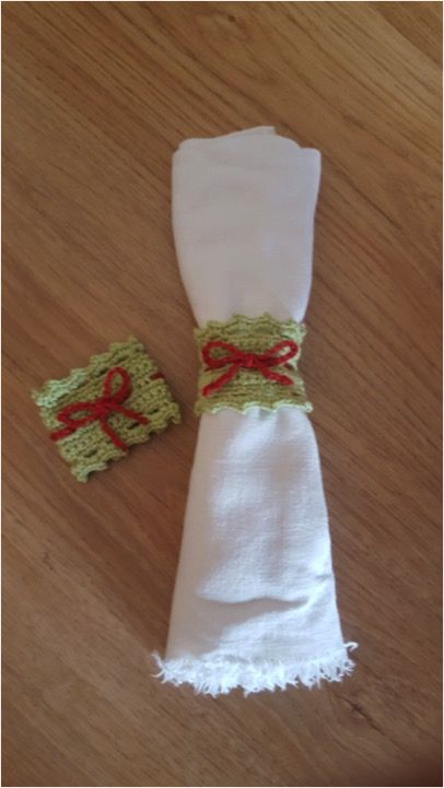 Free Crochet Napkin Ring Patterns, Crochet Serviette Rings, Crocheted Napkin Rings, Crochet Christmas Napkin Rings Free Pattern, Crochet Napkin Holder Free Pattern, Crochet Napkin Rings Pattern Free, Crochet Napkin Rings, Diy Napkin Holder, Xmas Messages