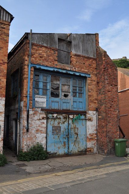 Derelict Places, Old Abandoned Buildings, Derelict Buildings, Urban Exploring, Industrial Architecture, Urban Environment, Brick Building, Industrial Buildings, Urban Sketching