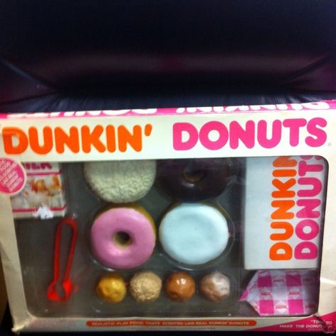 1987 Dunkin Donuts - Realistic Play Food Realistic Play Food, Shopkin Dolls, Donuts Birthday, Dunkin Donut, Food Vintage, Birthday Freebies, Play Food Set, Donut Birthday, Pretend Food