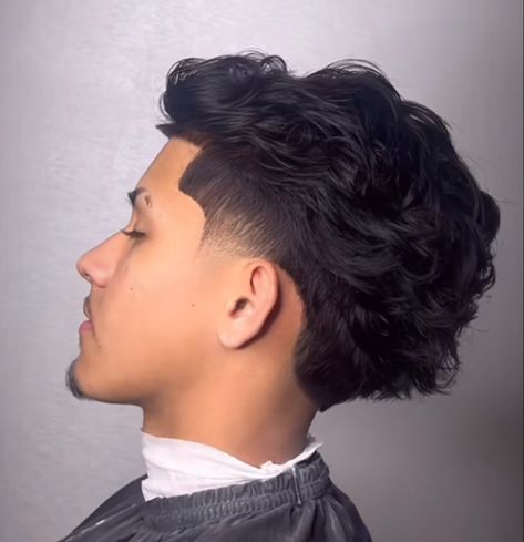 Slick Back Wavy Hair Men, High Taper Blowout, Blowout Slick Back, Mexican Hairstyles Men, Hispanic Hairstyles For Men, Blowout Taper Fade, Short Slicked Back Hair, Boys Haircuts Long Hair, High Taper