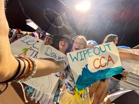 Hawaiian Football Theme, Hawaiian Games, Senior Season, Cheer Posters, Spirit Signs, Football Signs, Football Theme, Football Themes, Hawaiian Theme