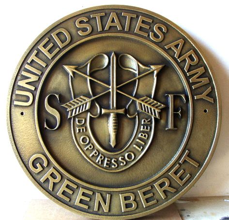 MP-1680 - Carved Plaque of the Insignia of the "Green Berets" Special Forces of the US Army, Artist Painted Us Green Berets, Special Forces Logo, Army Green Beret, Military Life Quotes, Army Airborne, Indian Army Wallpapers, Military Coins, Silver Metallic Paint, Chris Kyle