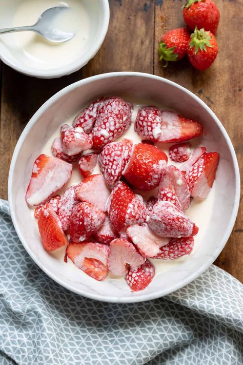 Berries With Cream, Strawberry Flavor Aesthetic, Raspberries And Cream, Berries And Cream Aesthetic, Strawberry’s And Cream, Strawberries And Cream Aesthetic, Strawberry Meals, Berries And Cream Dessert, Cooked Strawberries