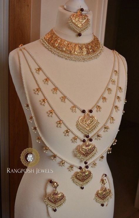 Dubai Gold Jewelry, Bridal Jewelry Sets Brides, Indian Gold Jewelry, Pakistani Bridal Jewelry, Bridal Jewelry Necklace, New Gold Jewellery Designs, Bridal Jewelry Vintage, Indian Jewelry Earrings, Gold Jewelry Simple Necklace