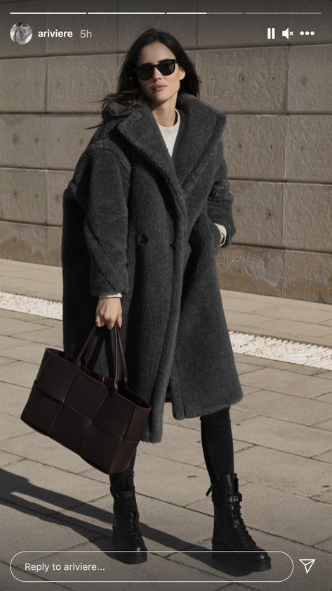 Minimalist Winter Outfit, Max Mara Coat, Womens Winter Fashion Outfits, Cute Workout Outfits, Winter Fashion Outfits Casual, Instagram Outfits, Coat Outfits, Casual Winter Outfits, Outfit Inspo Fall