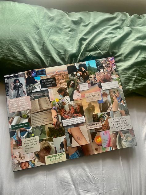 Collage Creative Ideas, 2024 Vision Board Scrapbook, 2020 Vision Board, Scrap Board Ideas, Vision Board Ideas With Friends, Vision Board Scrapbook Ideas, Photo Board Collage, Scrapbook Page Ideas Aesthetic, Summer Scrapbook Ideas Aesthetic