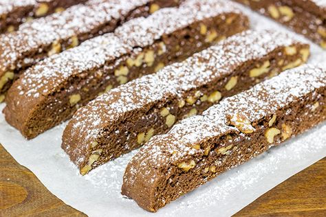 Biscotti are an easy treat to make...and they make great neighbor/teacher gifts! These Chocolate Walnut Biscotti are one of my favorites! Chocolate Walnut Biscotti, Best Biscotti Recipe, Walnut Biscotti, Homemade Biscotti, Biscotti Recipes, Easy Treat, Almond Biscotti, Biscotti Cookies, Biscotti Recipe