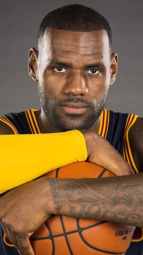 Lebron James. Lebron James Face, Lebron James Pictures, Lebron James Wallpapers, Kobe Lebron, King Lebron James, King Lebron, Cleveland Cavs, Black Actors, Basketball Pictures