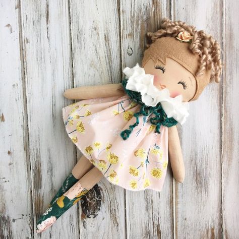 Image of Reserved for Beth ... Giselle ~ SpunCandy Handmade Doll Dolls And Daydreams, Felt Toys Patterns, Hello Friday, Rag Doll Pattern, Rag Dolls Handmade, Doll Sewing Patterns, Sewing Dolls, Sewing Toys, Felt Dolls