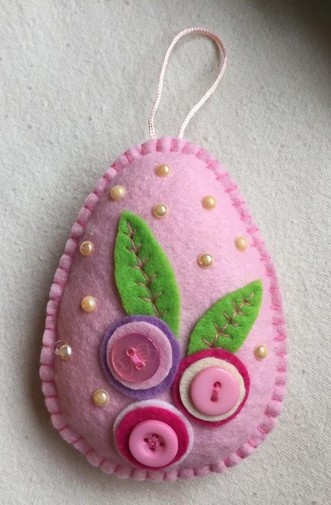 Easter Felt Crafts, Felt Easter Eggs, Felt Easter Crafts, Easter Felt, Easter Embroidery Patterns, Handmade Felt Ornament, Easter Tree Ornaments, Felt Ornaments Patterns, Easter Ornaments